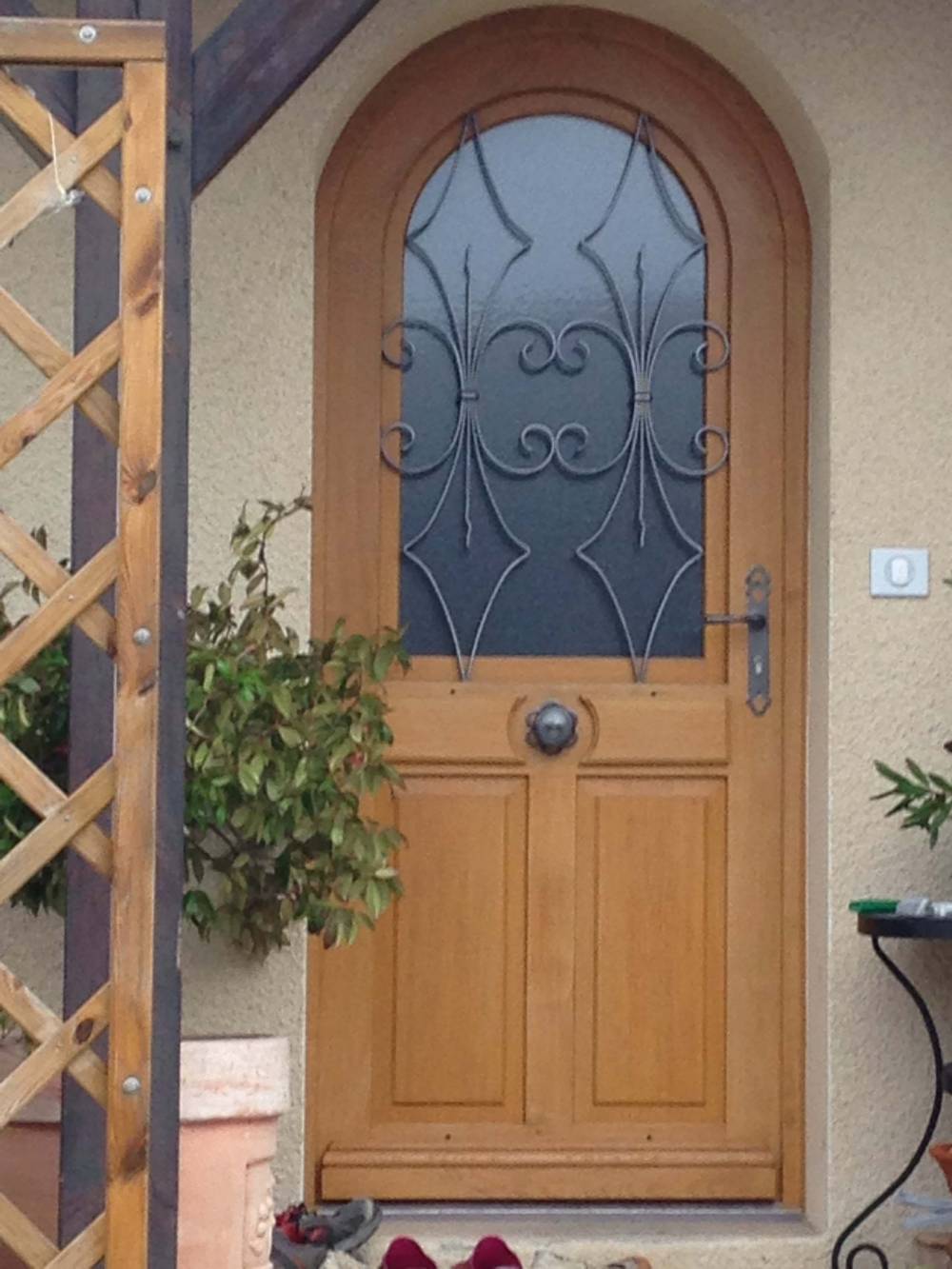 Fabrication et pose de portes d'entrée - Menuiserie Remond à Chevigny-Saint-Sauveur
