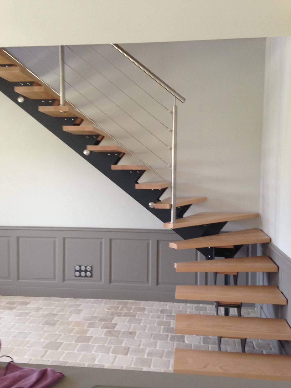 Fabrication et pose d'escaliers en bois - Menuiserie Remond à Chevigny-Saint-Sauveur